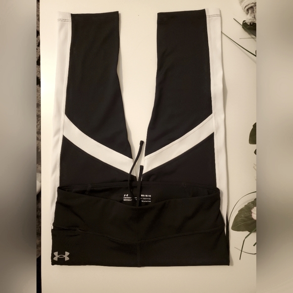 Under Armour Heatgear Compression Runners Size Medium NWOT - Picture 2 of 6